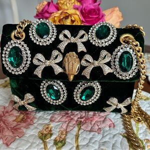 NWT Kurt Geiger mini Kensington green velvet shoulder Bag with Chain Strap
